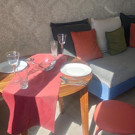 Appartement entier avec beau balcon - 5 minutes à pied de Melun Gare Exterior foto