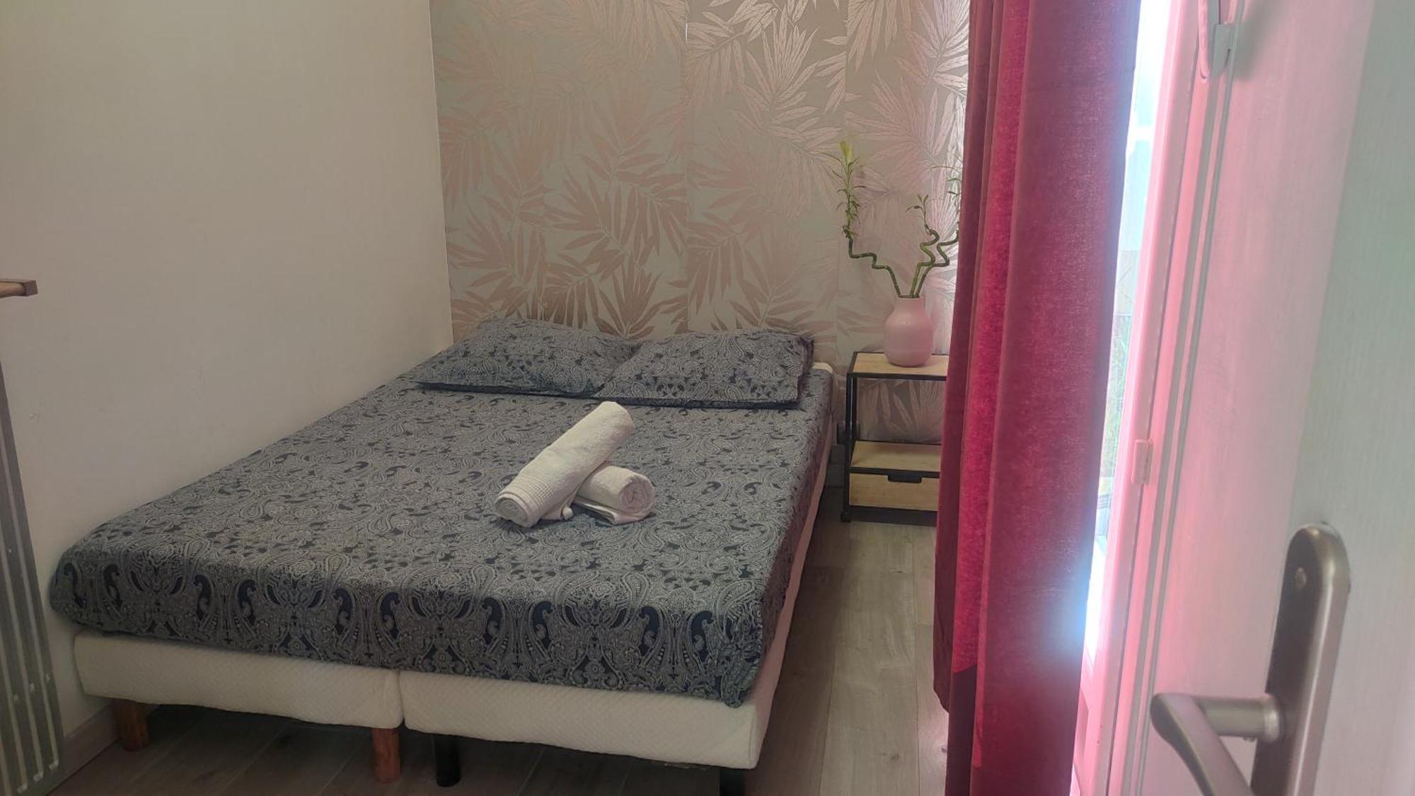 Appartement entier avec beau balcon - 5 minutes à pied de Melun Gare Exterior foto